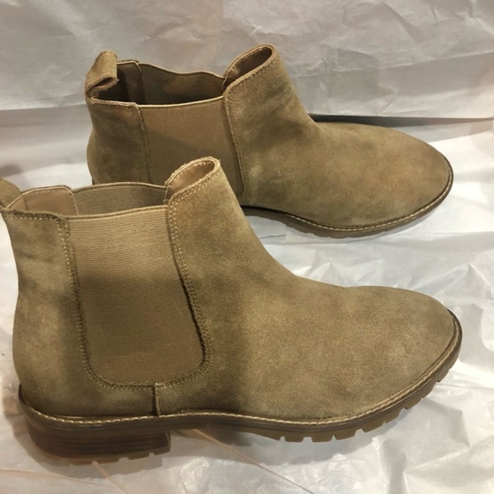 Steve Madden oatmeal Suede Leopold slip on Chelsea ankle boot Booties size 12